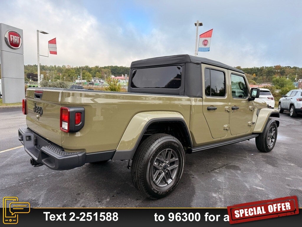 2025 Jeep Gladiator Sport photo 3