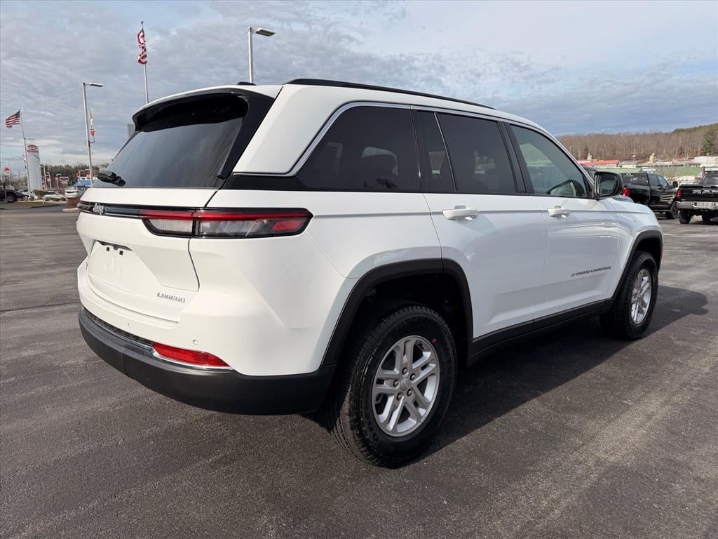 New 2025 Jeep Grand Cherokee Laredo Sport Utility