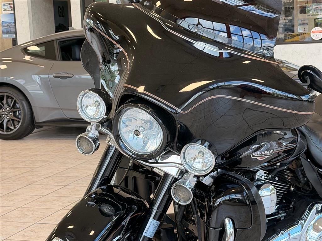 Used 2009 Harley-Davidson Touring Motorcycle
