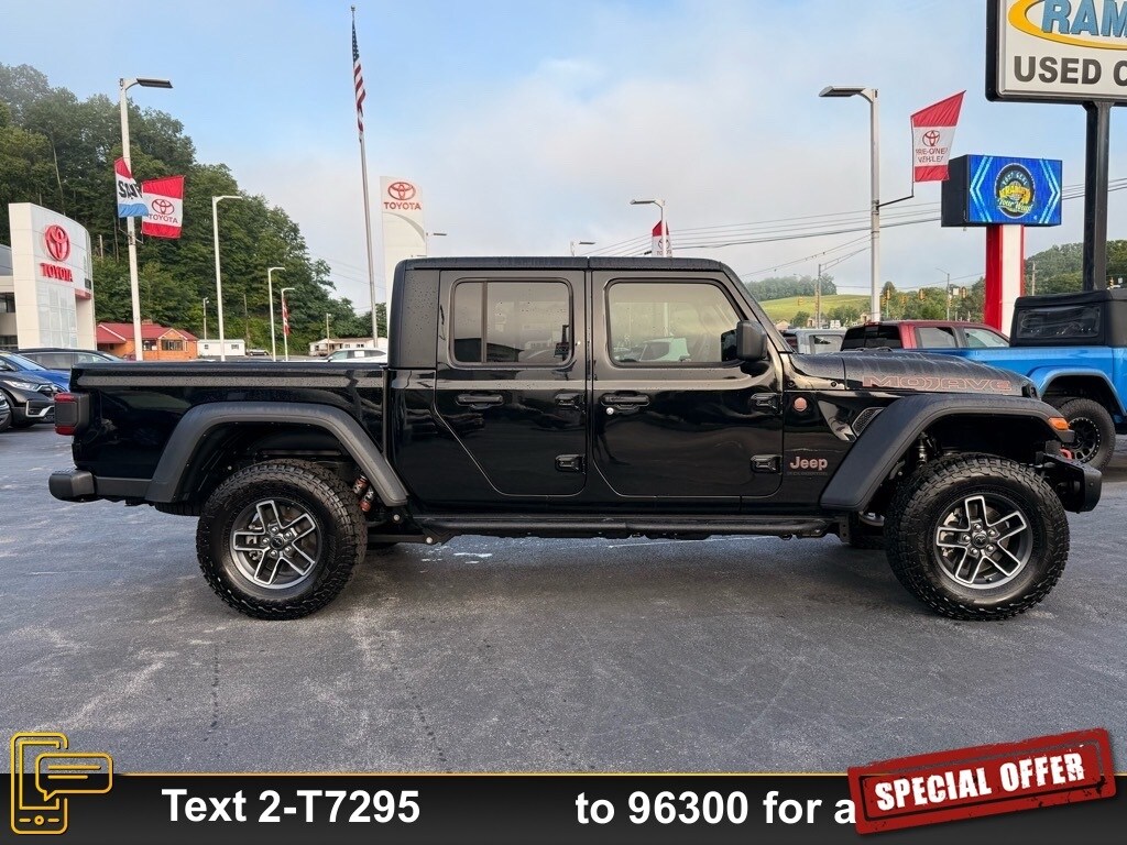 2024 Jeep Gladiator Mojave photo 2