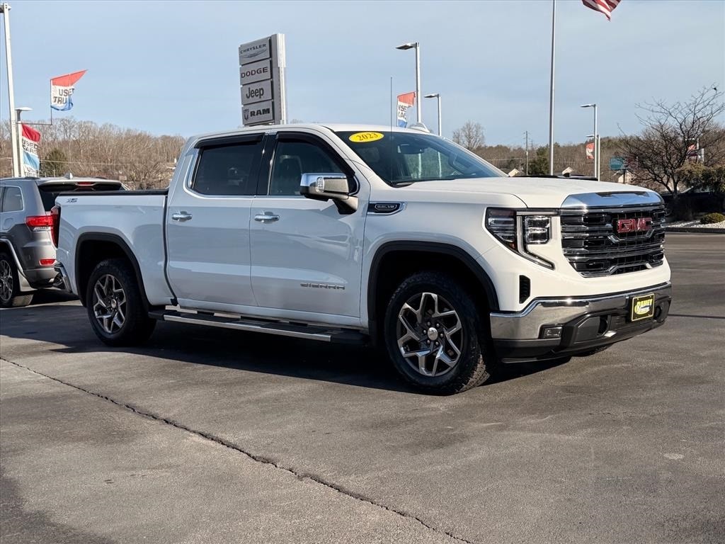 2023 GMC Sierra 1500 SLT's photo