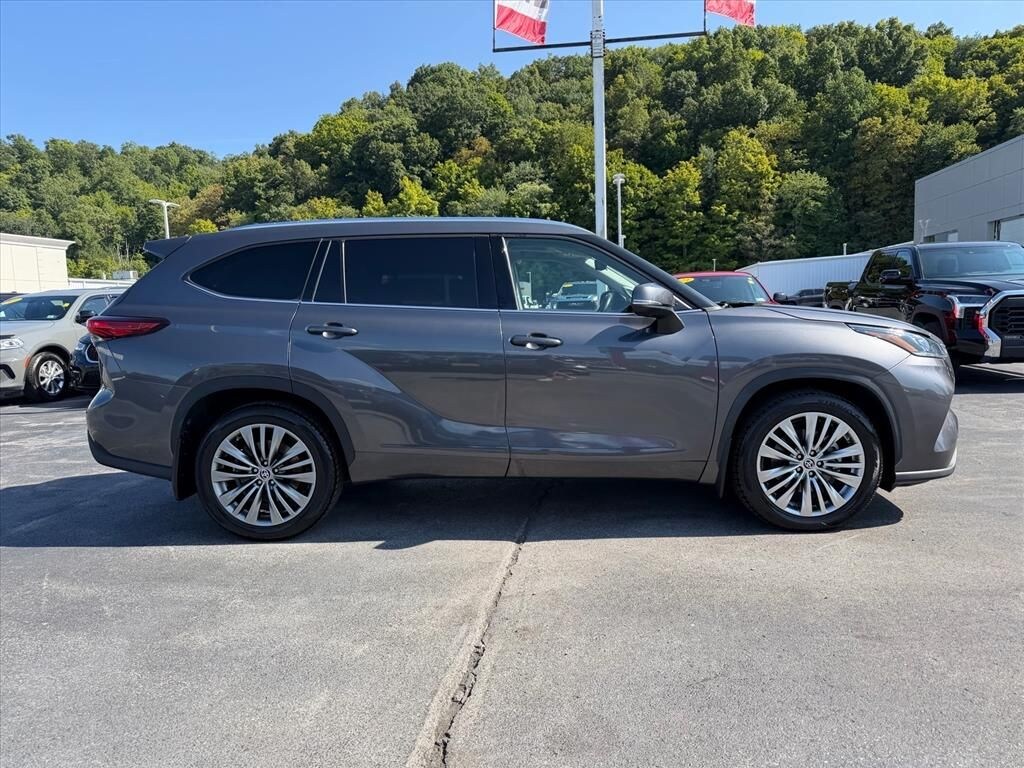 Used 2021 Toyota Highlander Platinum SUV