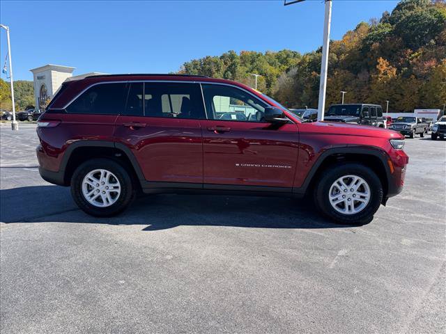 New 2024 Jeep Grand Cherokee Laredo Sport Utility