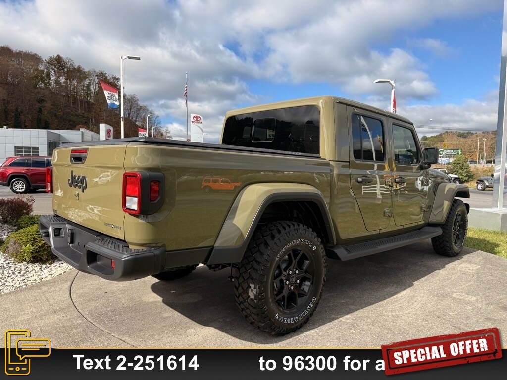 2025 Jeep Gladiator Sport photo 2
