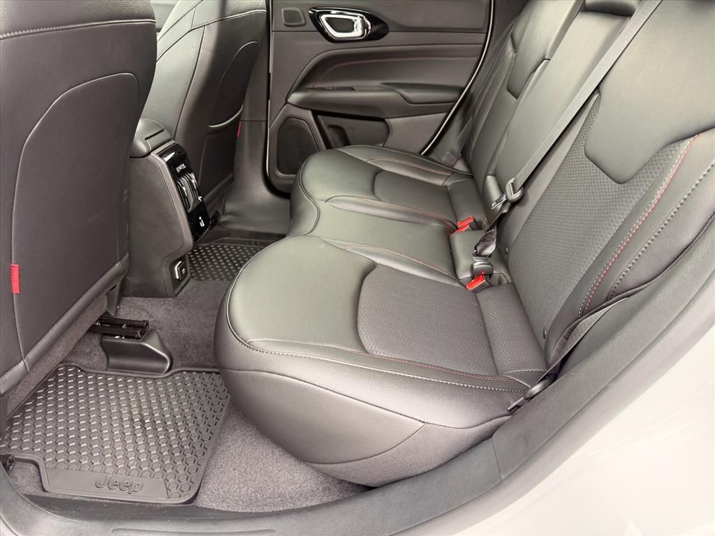 2026 Jeep Compass Trailhawk - Photo 9