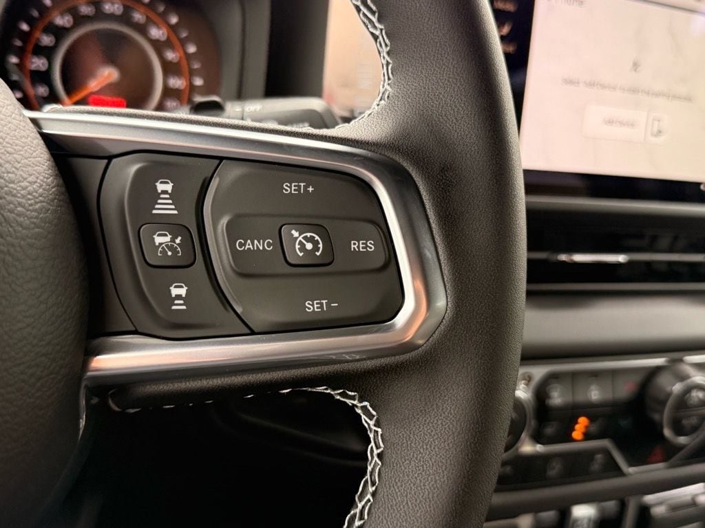 2025 Jeep Wrangler 4-Door Sahara - Photo 12