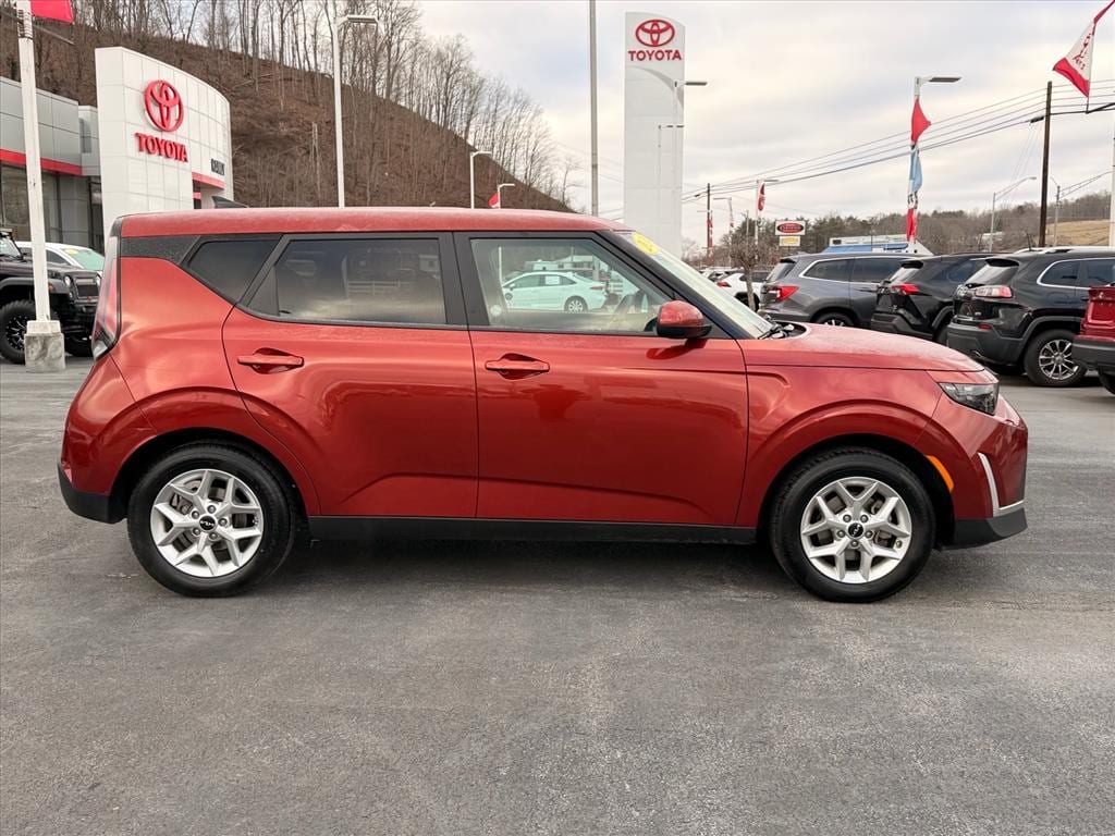 Used 2024 Kia Soul LX Hatchback