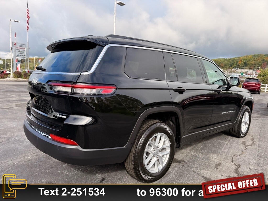 2025 Jeep Grand Cherokee Laredo photo 3