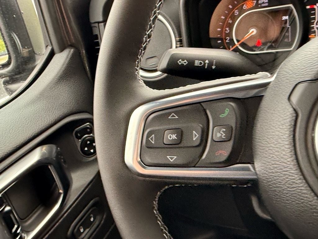 2025 Jeep Wrangler 4-Door Sahara - Photo 13