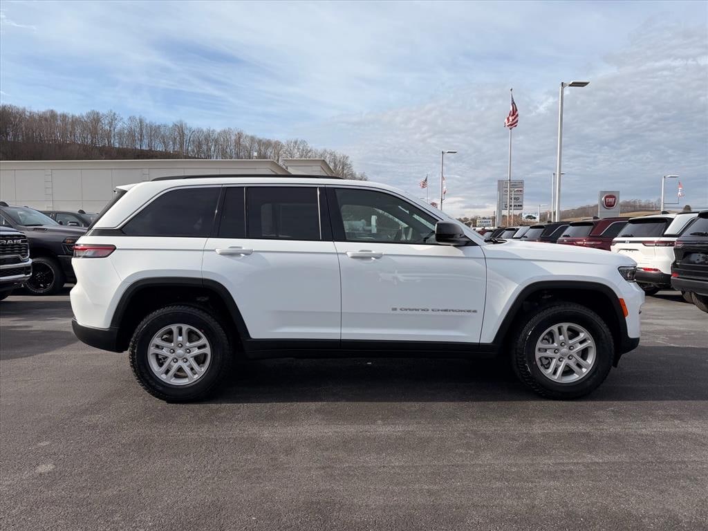 New 2025 Jeep Grand Cherokee Laredo Sport Utility