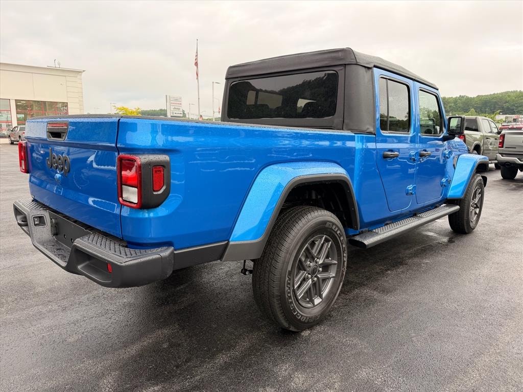 New 2026 Jeep Gladiator Sport S Pickup