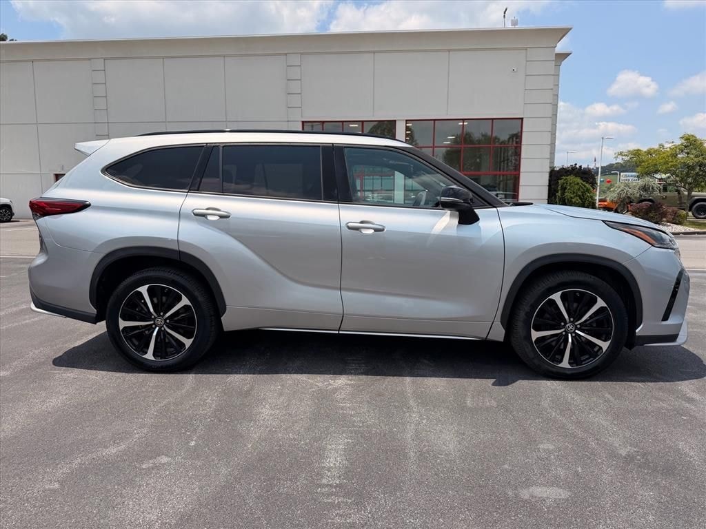 Used 2022 Toyota Highlander XSE SUV
