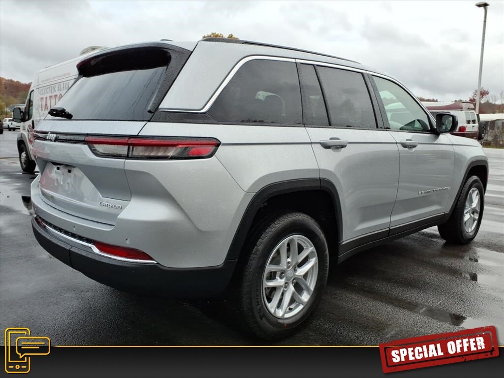 New 2025 Jeep Grand Cherokee LAREDO X 4X4 Sport Utility