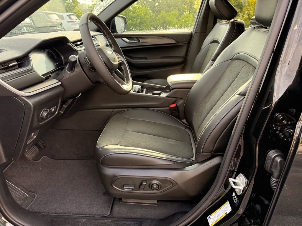 2025 Jeep Grand Cherokee L Altitude - Photo 7