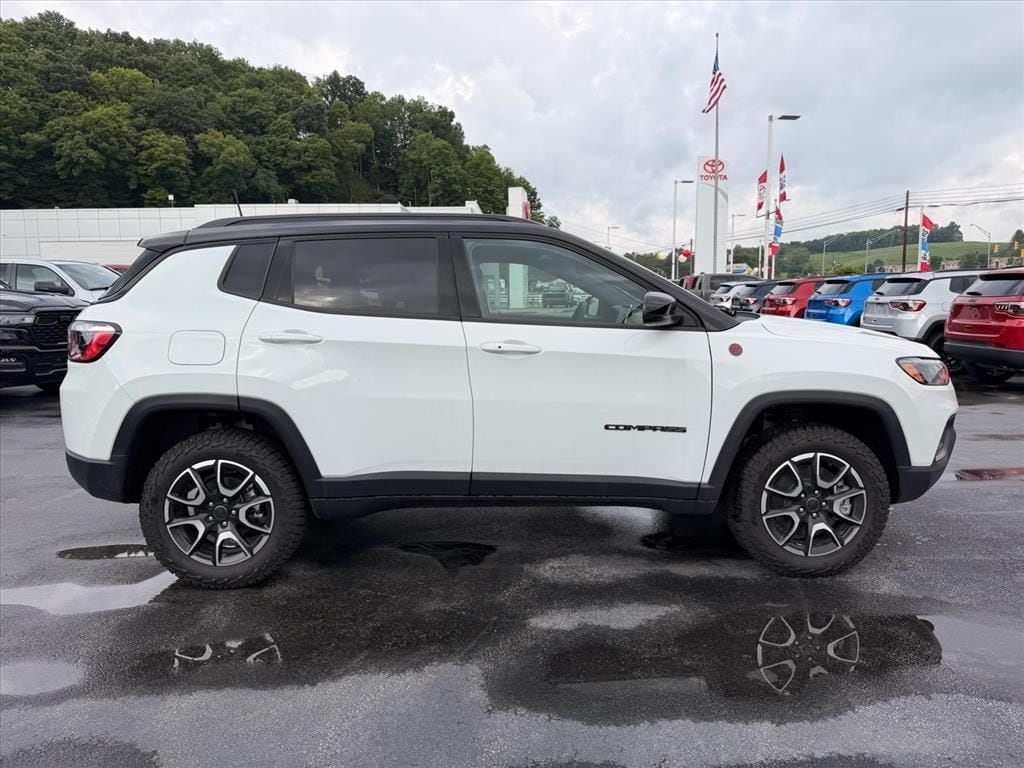 2026 Jeep Compass Trailhawk - Photo 3