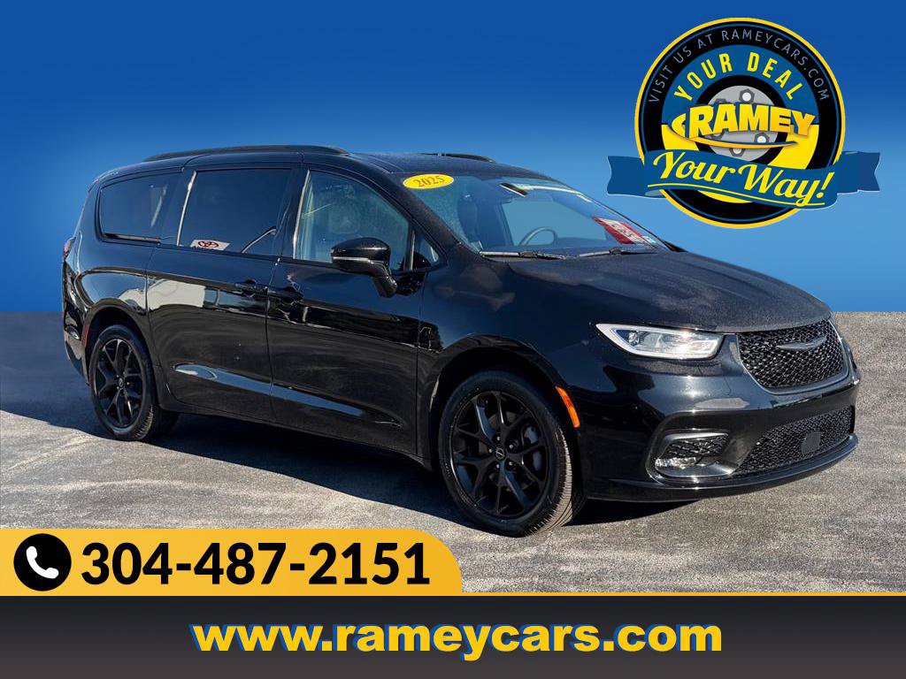 Used 2025 Chrysler Pacifica Limited Minivan/Van