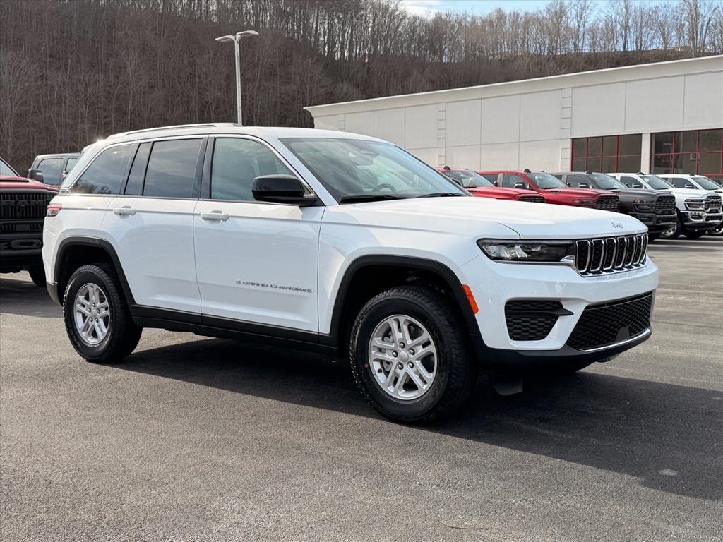 2025 Jeep Grand Cherokee Laredo's photo