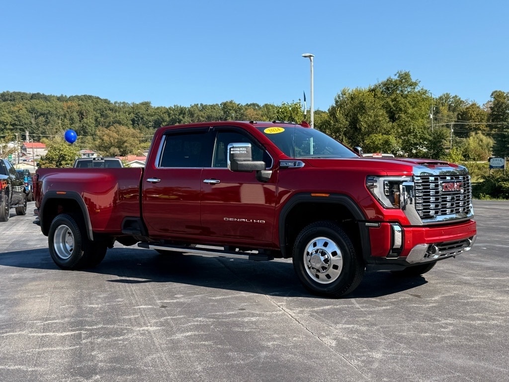 2024 GMC Sierra 3500HD Denali's photo