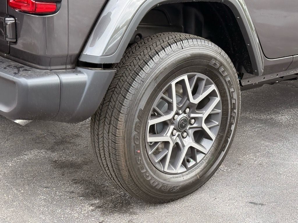 2025 Jeep Wrangler 4-Door Sahara - Photo 21