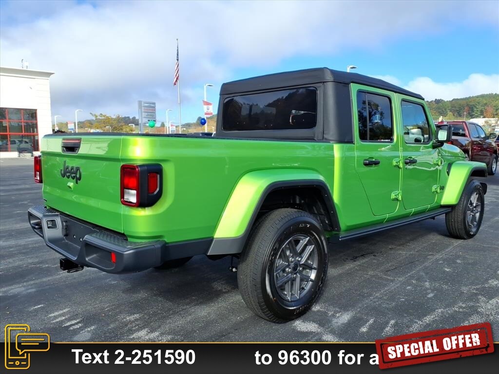 2025 Jeep Gladiator Sport photo 3