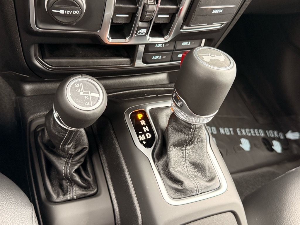 2025 Jeep Wrangler 4-Door Sahara - Photo 18