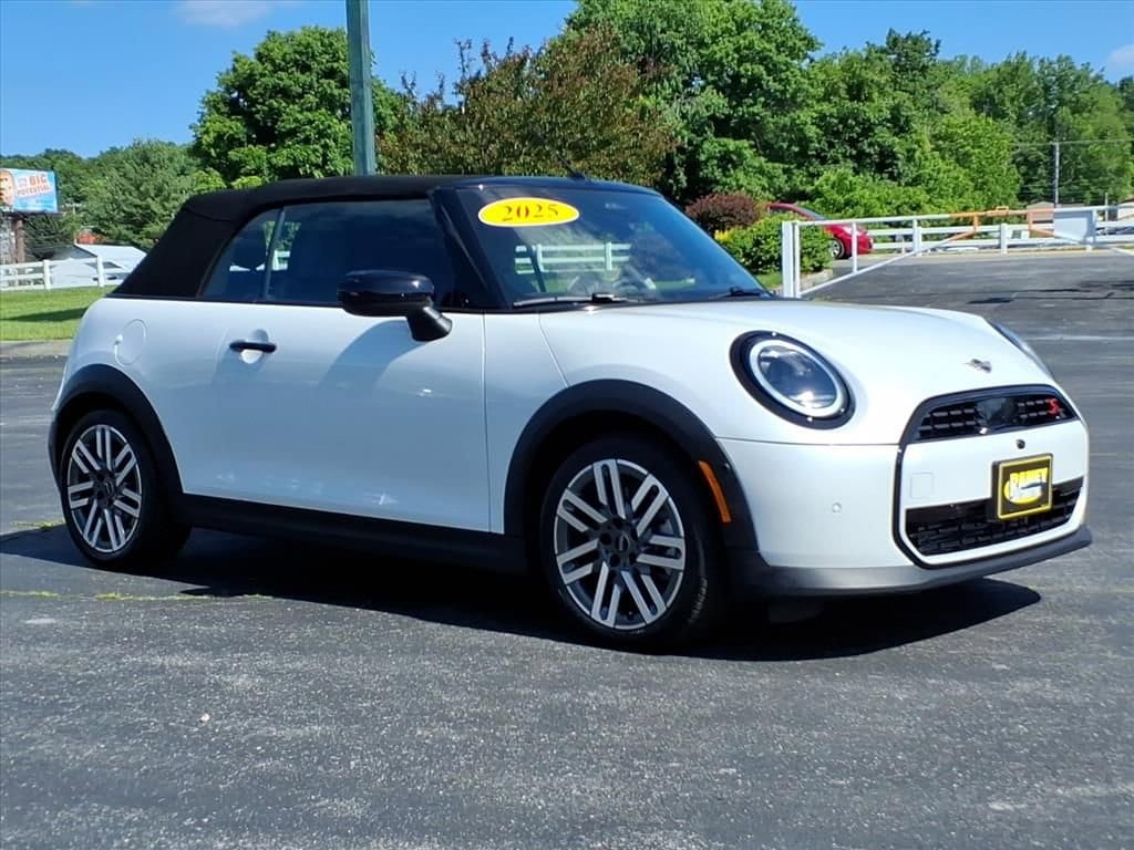2025 MINI Convertible Cooper S's photo
