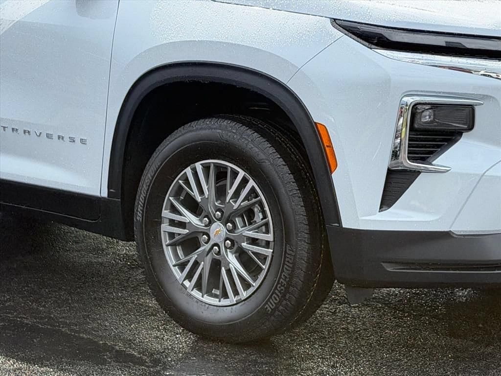 2027 Chevrolet Traverse LT - Photo 20