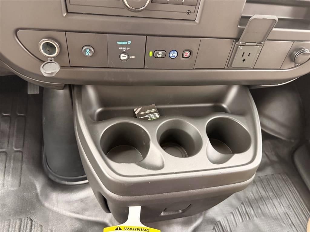 2025 Chevrolet Express Cargo Work Van - Photo 13