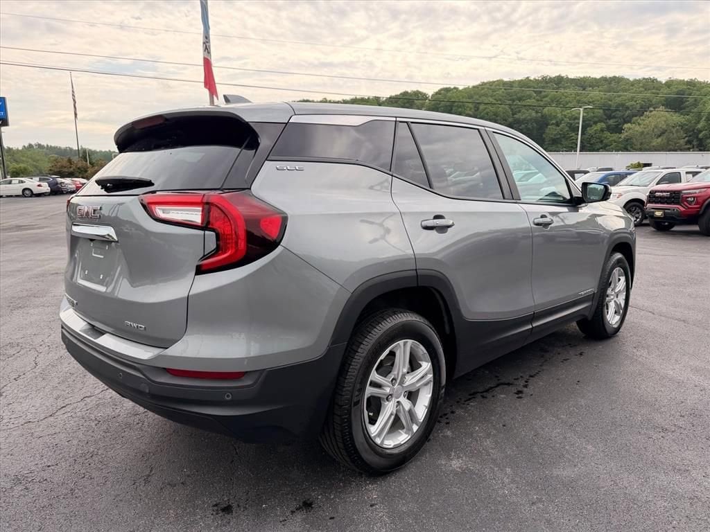 Used 2023 GMC Terrain SLE SUV
