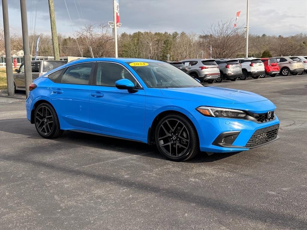 2024 Honda Civic Hatchback Sport Touring's photo