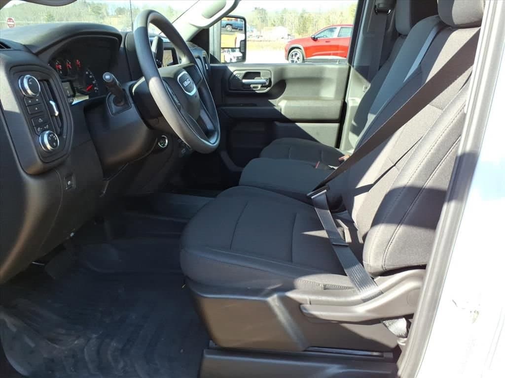 2025 GMC Sierra 2500HD Pro - Photo 9