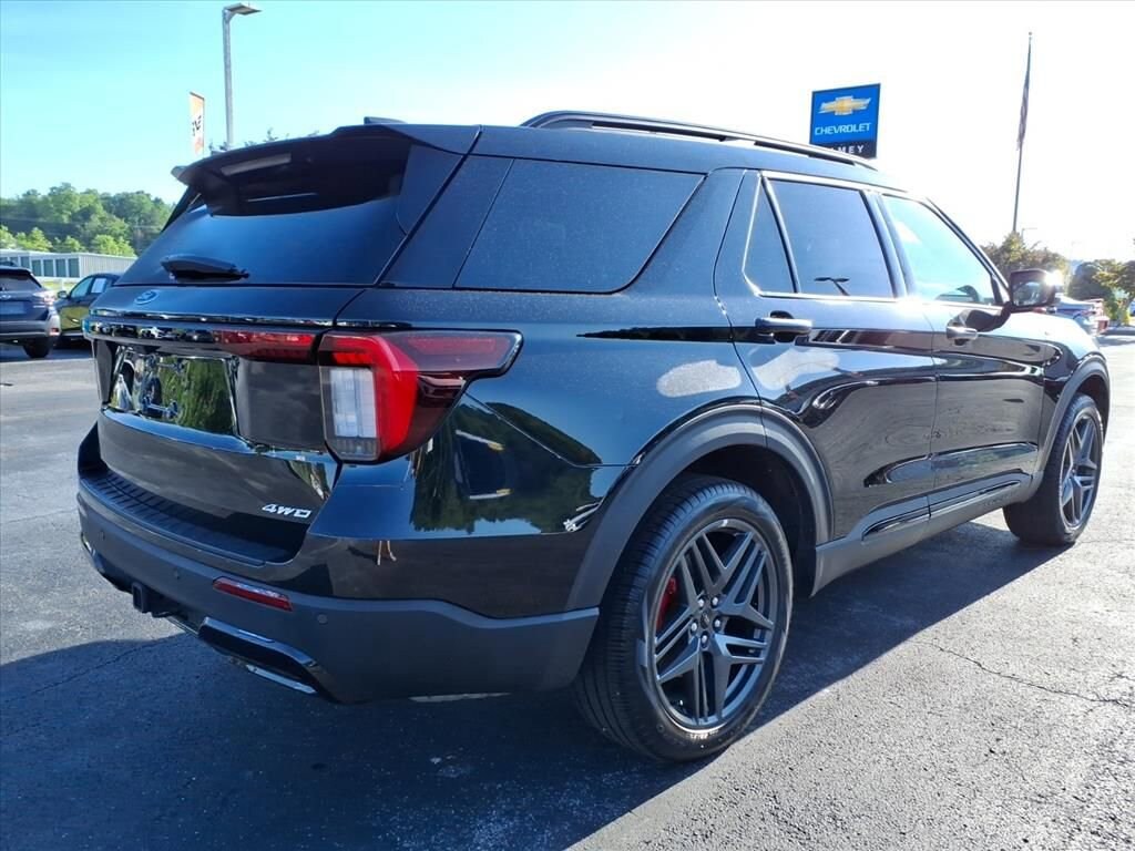 Used 2025 Ford Explorer ST-Line SUV