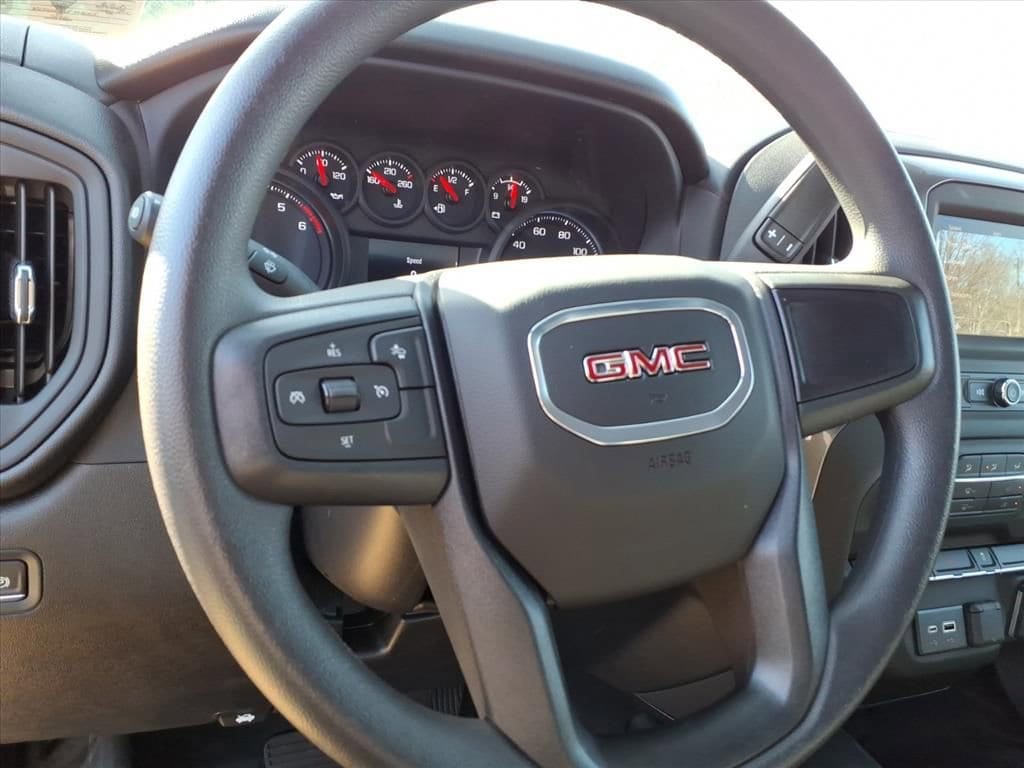 2025 GMC Sierra 2500HD Pro - Photo 11