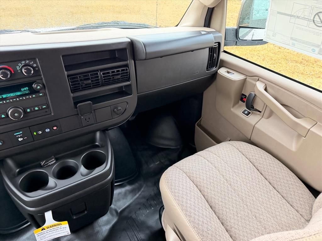 2025 Chevrolet Express Cargo Work Van - Photo 8