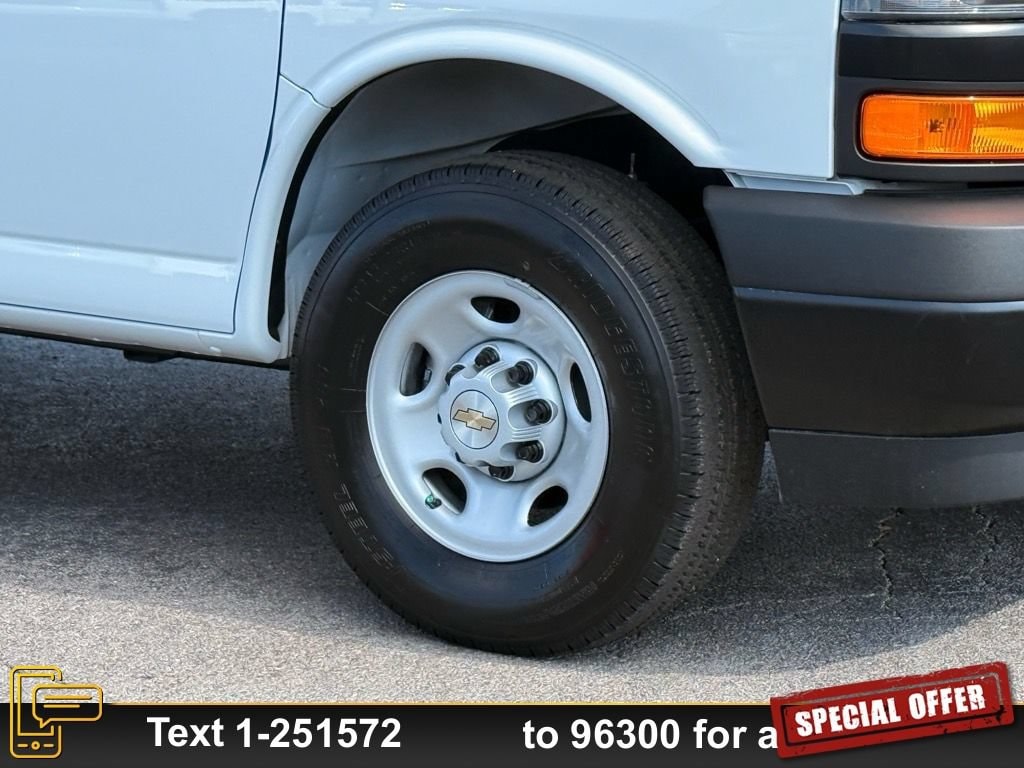 2025 Chevrolet Express Cargo Work Van - Photo 15