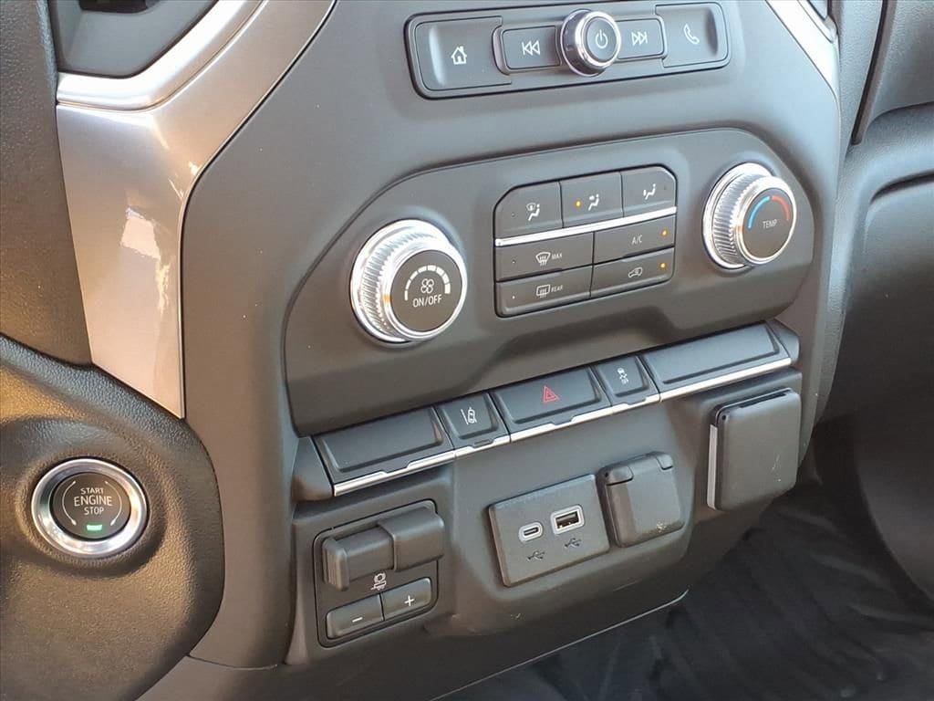 2025 GMC Sierra 2500HD Pro - Photo 13