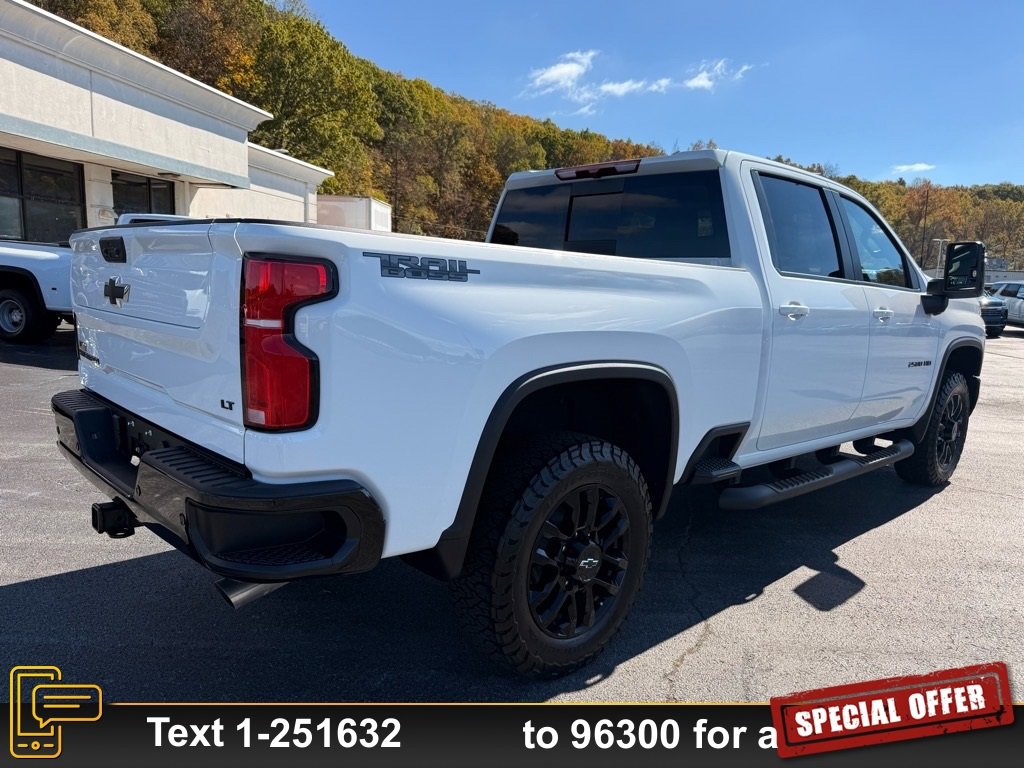 2025 Chevrolet Silverado 2500HD LT photo 3