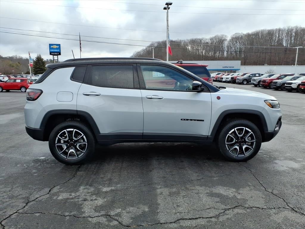 Used 2025 Jeep Compass Trailhawk SUV
