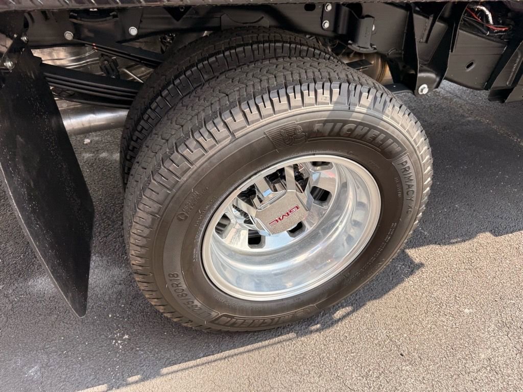 2025 GMC Sierra 3500HD Pro - Photo 13