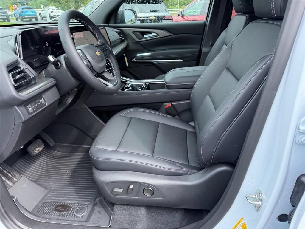 2027 Chevrolet Traverse LT - Photo 7
