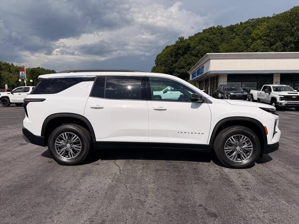 New 2026 Chevrolet Traverse LT SUV