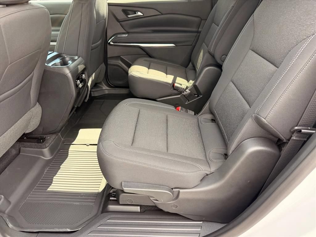 2026 Chevrolet Traverse LT - Photo 8