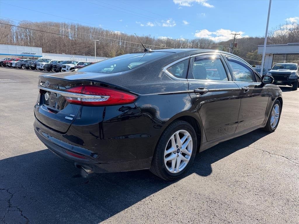 Used 2017 Ford Fusion SE Sedan