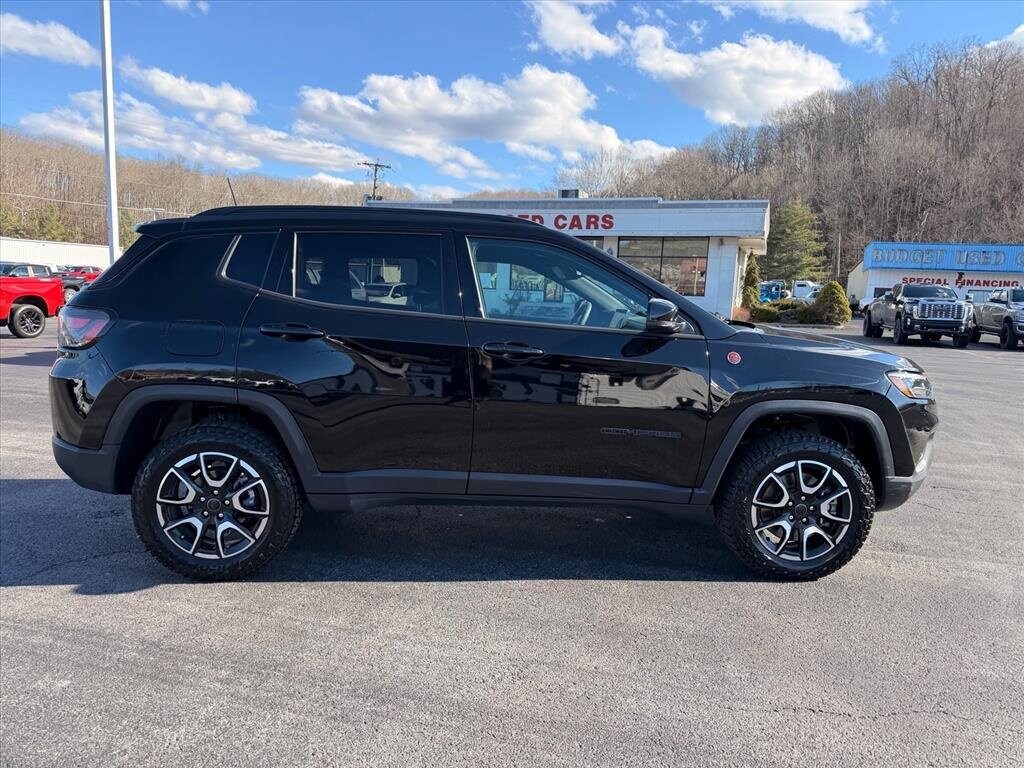Used 2025 Jeep Compass Trailhawk SUV
