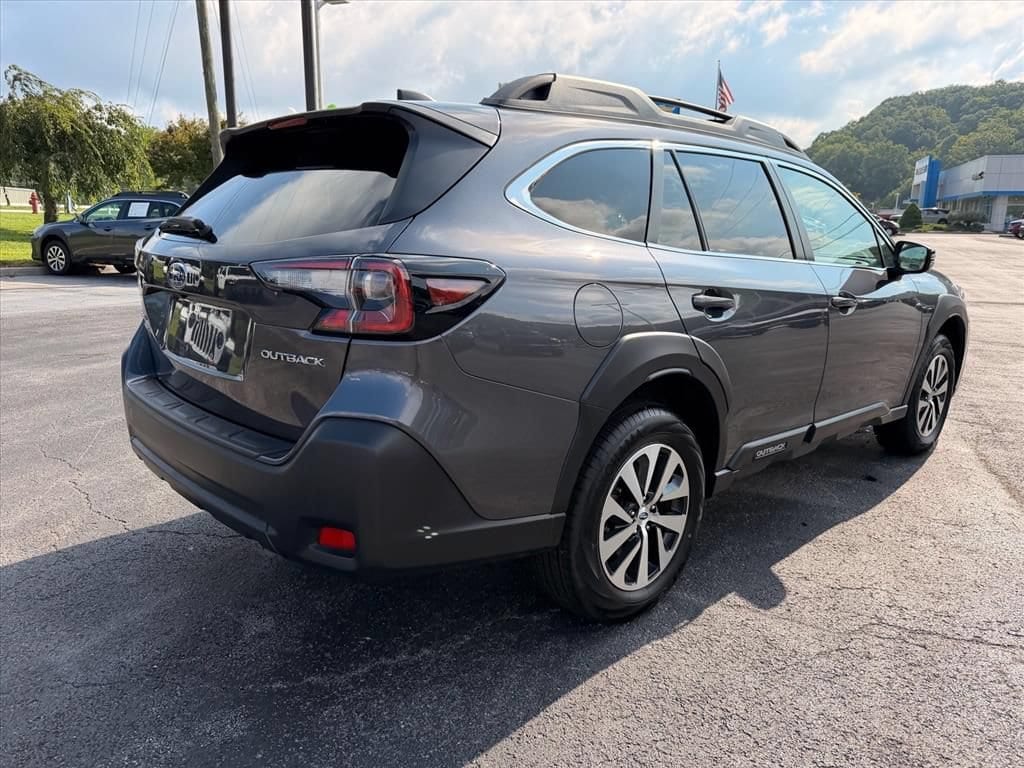 Used 2025 Subaru Outback Premium SUV