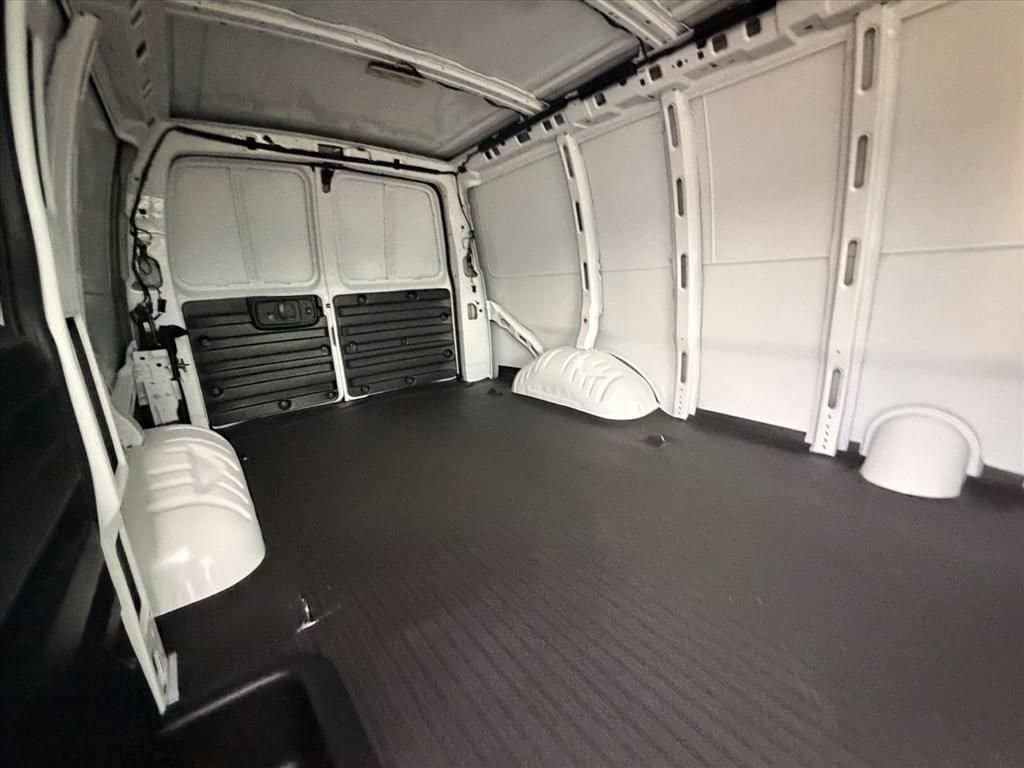 2025 Chevrolet Express Cargo Work Van - Photo 16