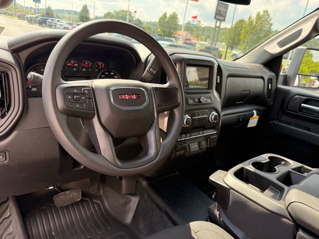2025 GMC Sierra 3500HD Pro - Photo 7