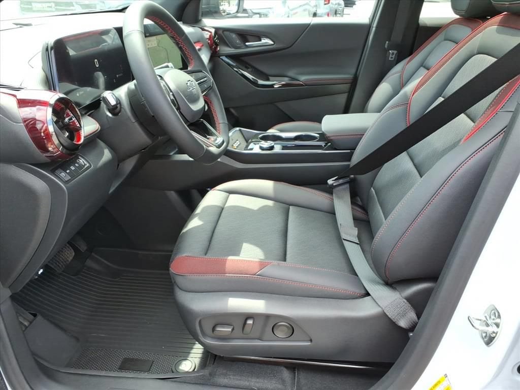 2027 Chevrolet Equinox RS - Photo 8