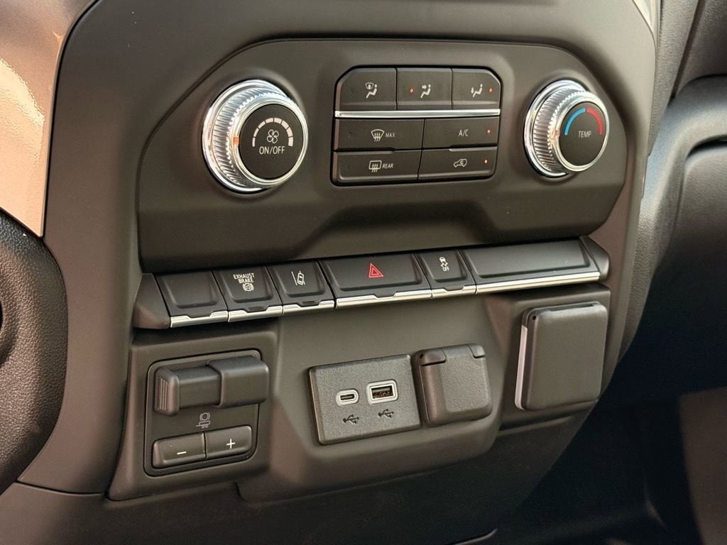 2025 GMC Sierra 3500HD Pro - Photo 11