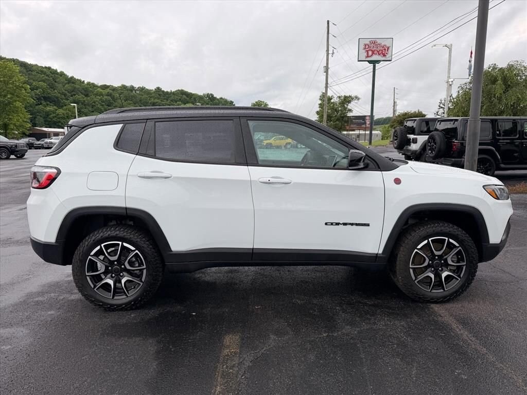 Used 2025 Jeep Compass Trailhawk SUV
